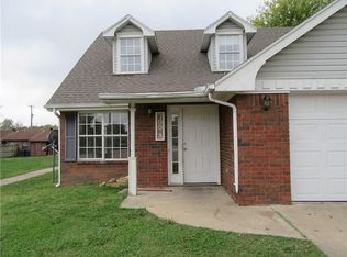 700 Paige Pl, Siloam Springs, AR 72761
