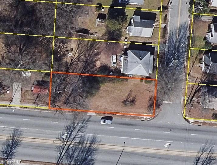 1st image of 922 Pichard St