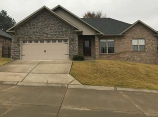 50 Village Ct, Russellville, AR 72802