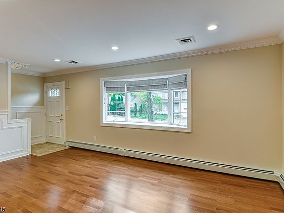 4th image of 73 Elmwood Dr