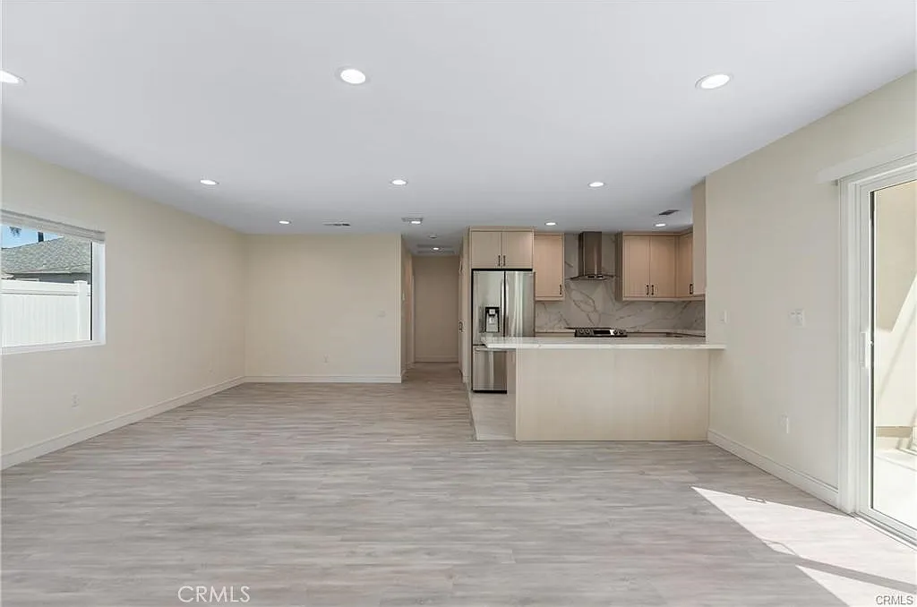 2 bed, 1100 sqft, $4,000 — Photo 2