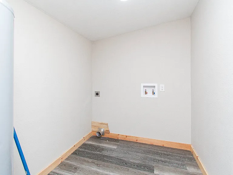 3 E Ave N — Photo 10
