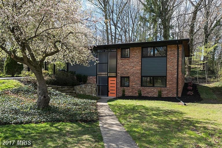 1st image of 3440 Surrey Ln