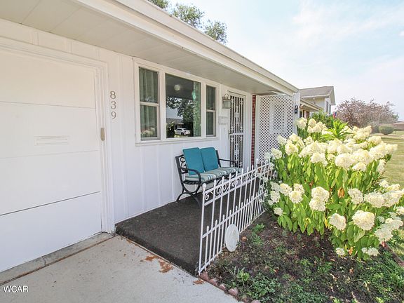 3rd image of 839 Mackenzie Dr