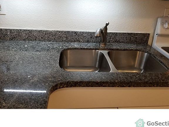 4th image of 160 NW 14th St APT 5