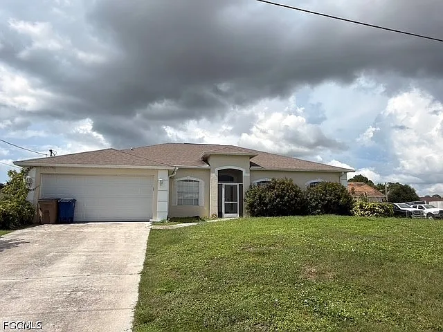 3 bed, 2.0 bath, 2105 sqft, $2,800 — Photo 1