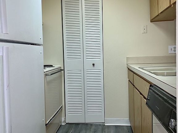 5th image of 4906 W Gandy Blvd #101