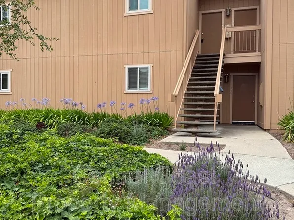 300 Glenwood Cir APT 290, Monterey, CA 93940