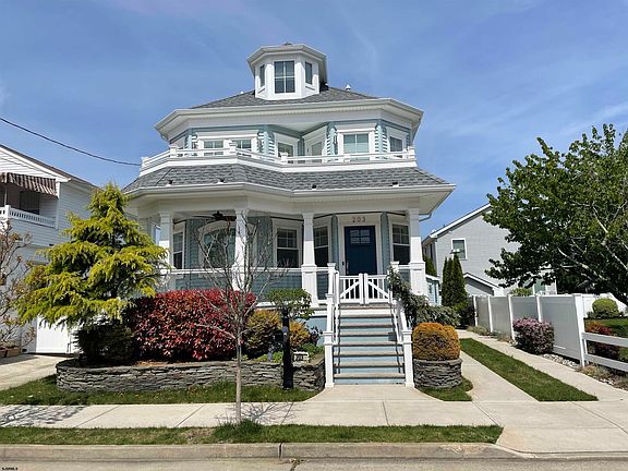 2nd image of 203 N Huntington Ave