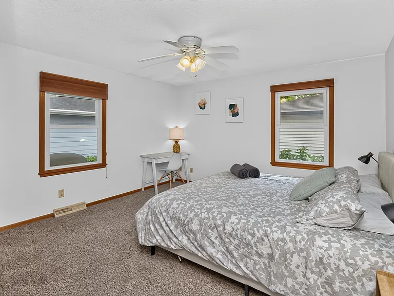 202 NW Sharmin Dr — Photo 22
