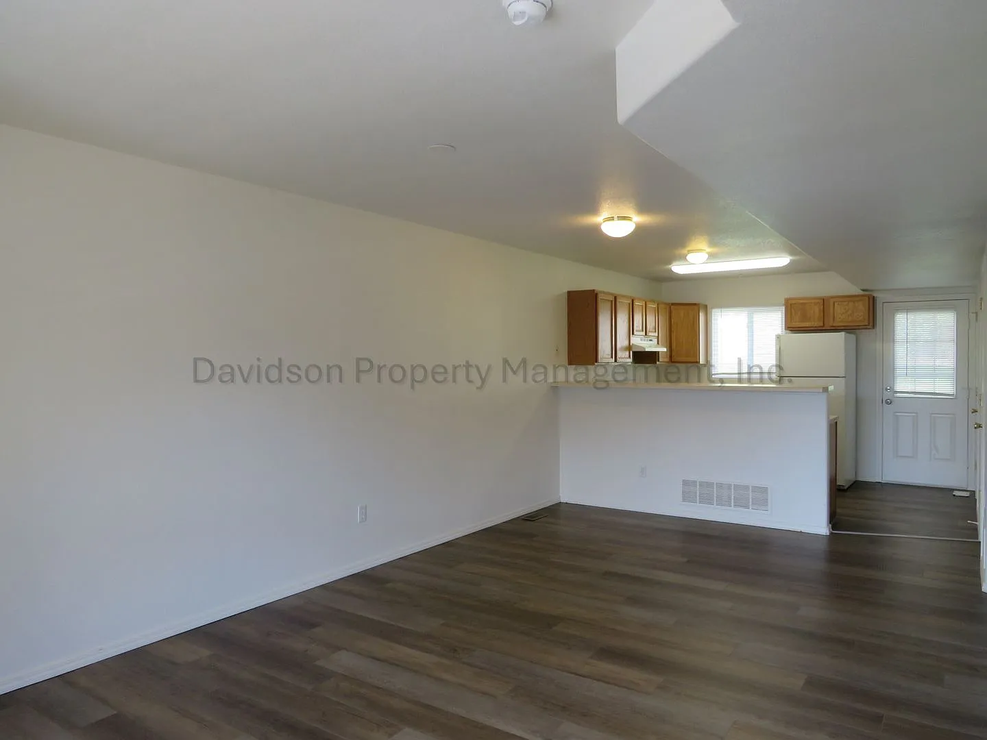 Great 3 Bedroom Condo in the Briargate Area — Photo 2