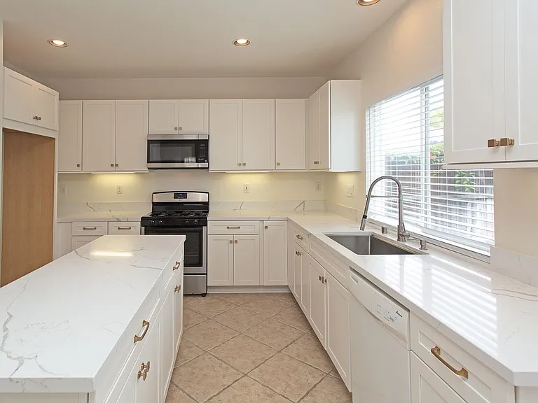 2159 Island Shore Way — Photo 13