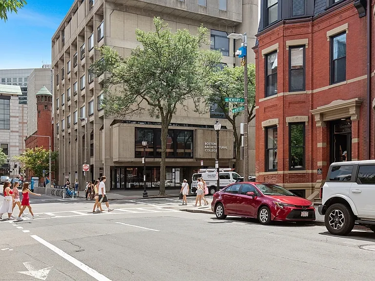 50 Hereford St #4 — Photo 10