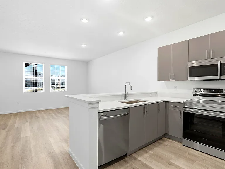 Venture Apartments — Photo 26