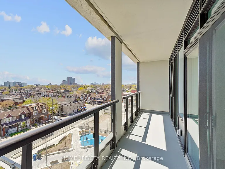 858 Dupont St #602 — Photo 39