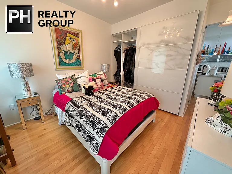 87 Oxford Ave #1 — Photo 13