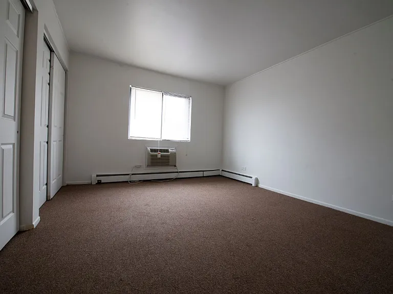 21837 Jeffrey Ave — Photo 4
