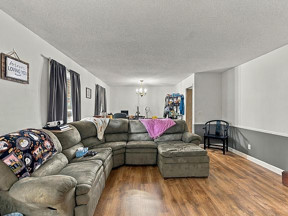 4th image of 419 Michael Ct