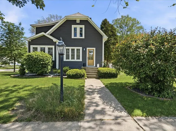 1208 Franklin St, Valparaiso, IN 46383