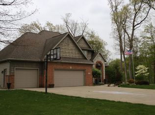 56166 Whispering Hill Dr, Bristol, IN 46507