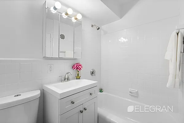 Sold by (Legacy) Elegran | media 12