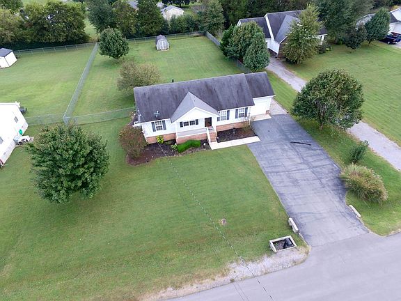 3rd image of 2427 Vanlawn Ln