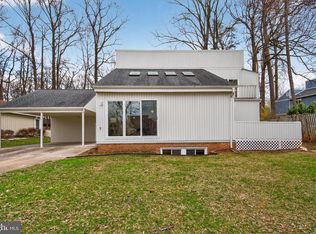 9329 Raintree Rd, Burke, VA 22015