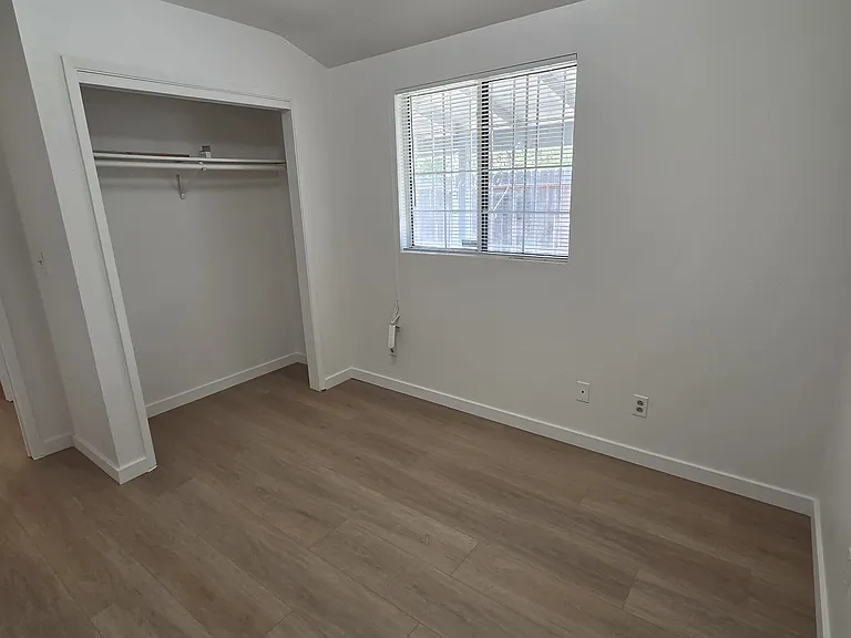 2420 45th Ave — Photo 14