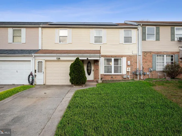 204 Hollybush Pl, Clementon, NJ 08021