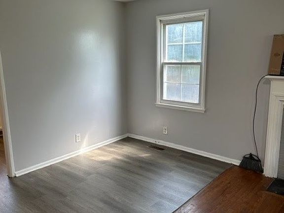 5th image of 64 Lakeside Dr