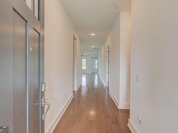 3rd image of 6917 River Rock Dr