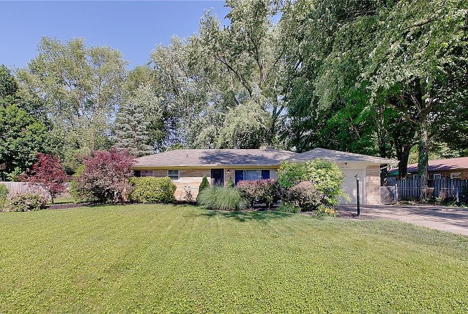 1st image of 9811 Chesterton Dr