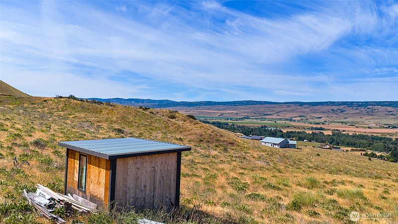 4th image of 1110 Ellensburg Ranches Rd