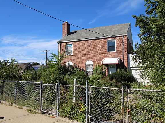 2nd image of 11122 223rd St