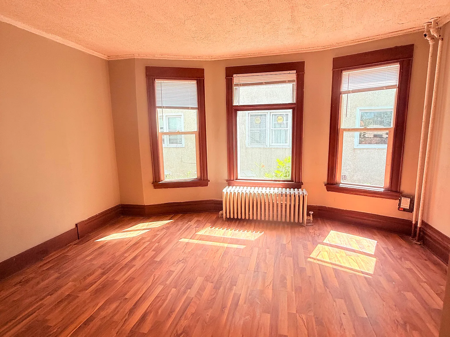 4 bed, 1700 sqft, $1,400 — Photo 4