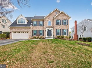 10713 Cloverbrooke Dr, Potomac, MD 20854
