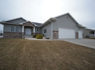 1935 Red Tail Dr, Waterloo, IA 50701