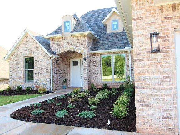 2nd image of 1521 Fiddlers Hill St