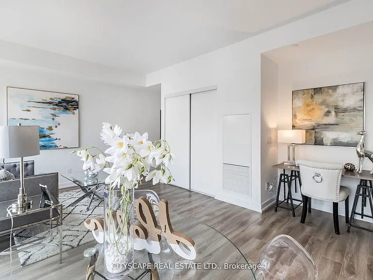 20 Edward St N #1302 — Photo 11