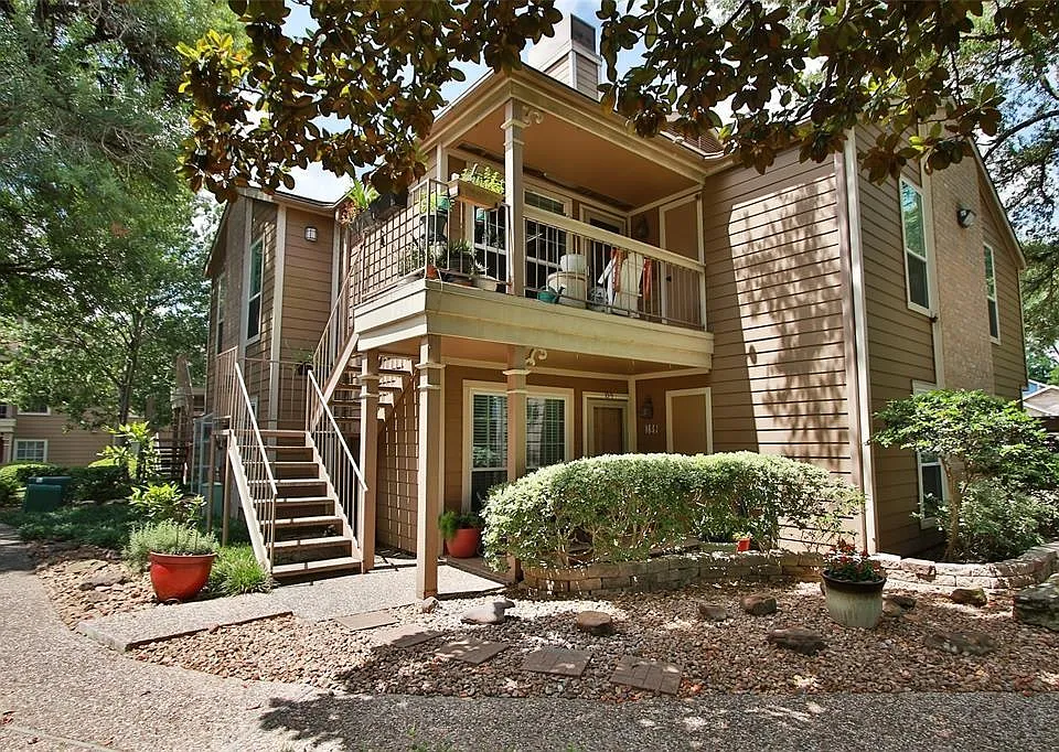 1880 White Oak Dr #159