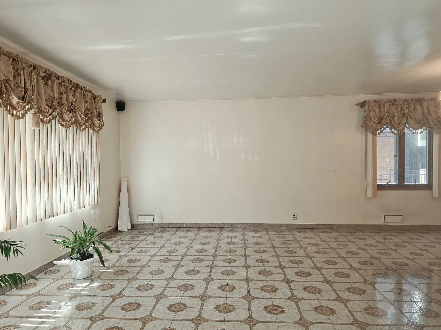 3 bed, 2248 sqft, $4,500 — Photo 4