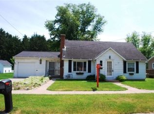 213 W Chestnut St, Pardeeville, WI 53954
