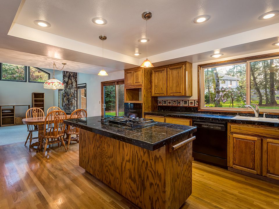 1st image of 5042 Picadilly Cir NW