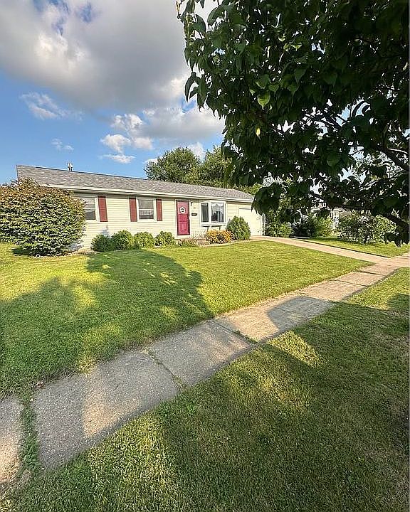 1st image of 321 Peace Ave NW