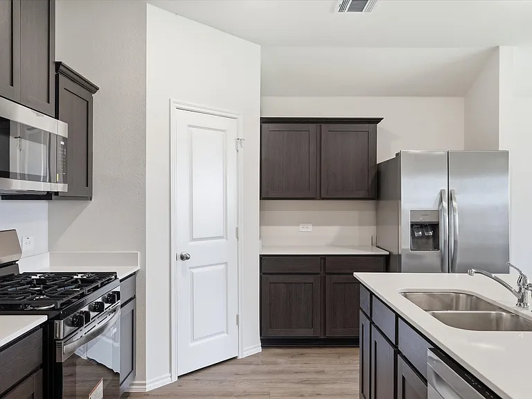 722 Orchid Way — Photo 6