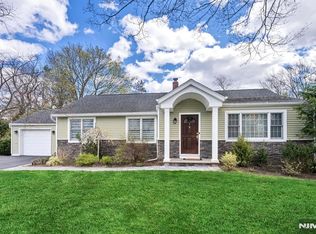8 Prescott Rd, Ho Ho Kus, NJ 07423