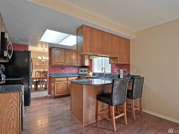 3rd image of 4824 136th Pl NE