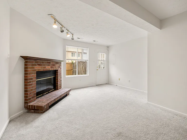8550 Blue Rock Ln — Photo 20
