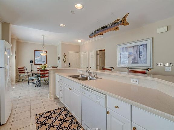 4th image of 3 Forest Beach Dr Unit 206