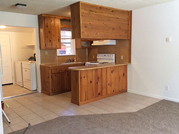 3rd image of 2527 Elwood Ave